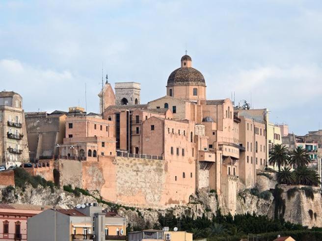 Castello'S Rooms Cagliari Exteriör bild