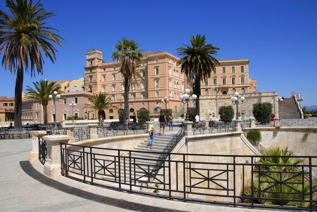 Castello'S Rooms Cagliari Exteriör bild